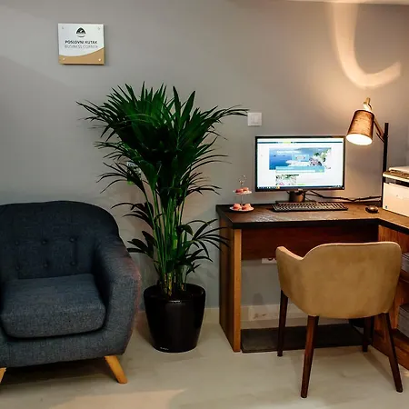 Hotel Perla &