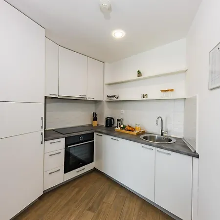 Отель Perla & 4*