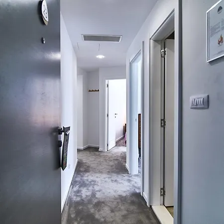 Hotel Perla & 4*